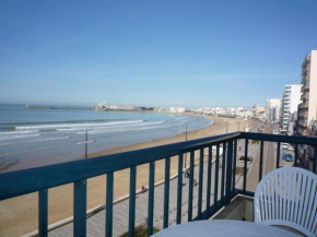 Studio rénové face mer avec balcon au centre plage, proche commerces - Les Sables d'Olonne - FR-1-92-748
